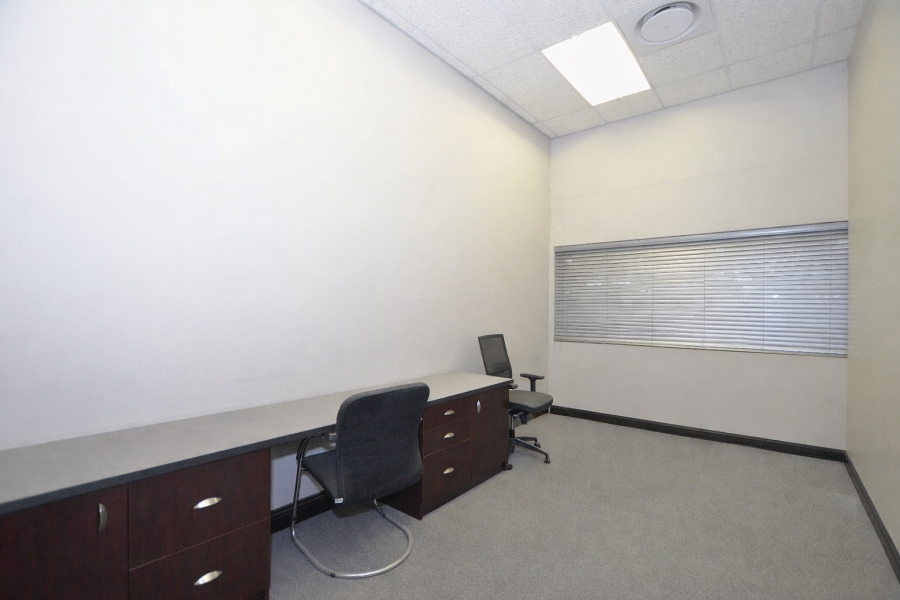 To Let Commercial Property for Rent in Dal Josafat Western Cape